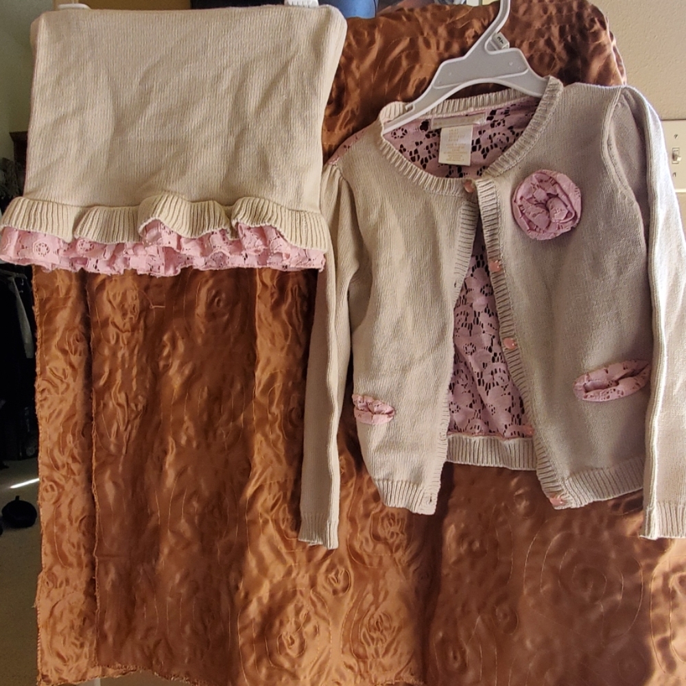 Tenthly use Maggie and Zoe 2pc knit skirts tha